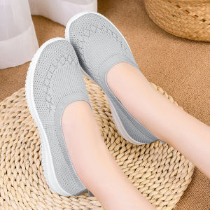 New Anti-Slip Soft Bottom Mom Shoes Comfortable Slip-On Womens Mesh Uppers Breathable Beijing Cloth Shoes Casual Flat Heel