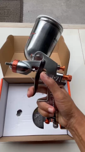 กาพ่นสีกาบน