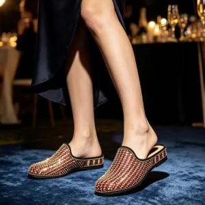 Elegant Women Closed Toe Rhinestone Mules Flat Slippers Sparkling Woven Crystal Backless Slides for Wedding Banquet Party