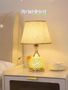 ห้องนอนโคมไฟข้างเตียง 2025 ใหม่โคมไฟคริสตัลแก้วที่ทันสมัย