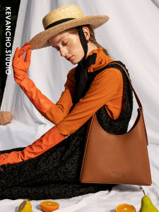 New 2025 Womens Handbag American Style Underarm Office Worker Design Sensation Small Tote Bag Summer Fashion Bucket Bag