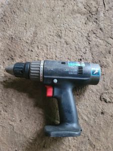 Máy khoan pin national siêu khủng 12v máy hoạt động OK sản phẩm là thân máy nhé ae nào có sẵn PIN national tậu em về sử dụng