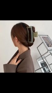 Jepit Rambut Salon Oversize: Model Kotak Bolong Salem Bubble Gum & Hair Claw 12.5cm