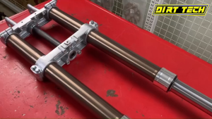 โช๊คหน้าหัวกลับวิบาก รุ่นยอดนิยม ขายดีตลอดกาล สำหรับแปลงใส่บังลม ซุปเปอร์คัพ แถมฟรีการ์ดโช๊คหน้า น็อตเพลา น็อตการ์ด