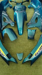 ชุดสีใส่  wave125R หน้าแหลมเบ้ากุนแจใหญ๋ไมล์ดิจิตอลมี 13ชิ้น เขียวหัวเป็ด