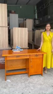 Bàn làm việc gỗ tự nhiên 2 màu vàngđỏ - bàn văn phòng gỗ thông cao cấp giá rẻ xưởng ATD