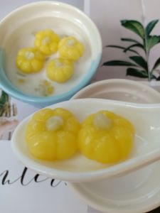 เม็ดบัวลอยลูกฟักทอง ผลไม้มงคล ออแกนิค 100% ต้นตำรับสูตรคุณยาย By Jasmine 300กรัม สดใหม่ ไร้สาร สะดวกลวกง่าย เหนียวนุ่ม อร่อย