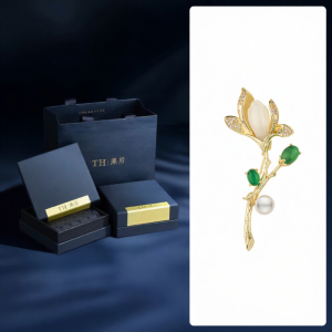 TH | Luxurious Jade and Pearl Brooch