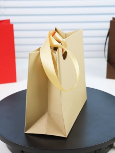 Mini Paper Gift Bag Jewelry Packaging Handbag with Ribbon Small Favor Bag for Valentines Day Wedding Baby Bridal Shower Birthday Party