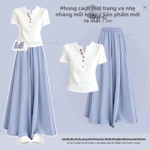 NUMEN BUTTON | Bộ Áo Sweater Dáng V Đính Chân Váy Xòe