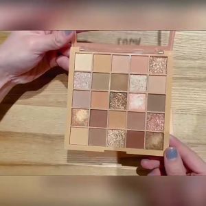 Capel 25 màu may mắn Rubik Cube Eyeshadow Ngọc trai mờ sequins Eyeshadow ROYALLOVEA