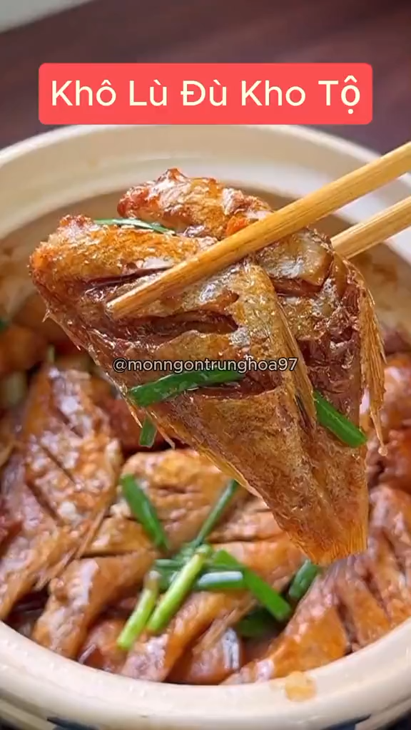 "Mua khô cá đù về chiên cơm mà bị mặn quá, làm sao ăn vừa miệng?"