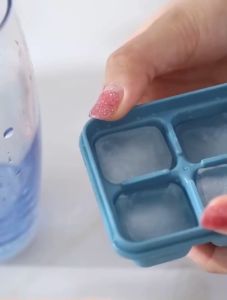 6 Grid Silicone Ice Cream Maker Trays with DIY Lids Mini Ice Cubes Small Square Mold Ice Maker Kitchen Bar Gadgets Accessories