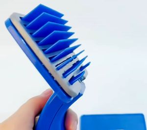 แปรงขนสัตว์ แปรงหวีเก็บขนสัตว์ หวีกำจัดขน ที่แปรงขนสุนัข หวีสุนัข หวีแปรงขนแมว หวีหมา แมว มีปุ่มดันขนออก Pet Brushes