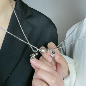2Pcs Couple Minimalist Spaceman Magnetic Pendant Necklace Simple Best Friends Friendship Charm Necklaces Gift