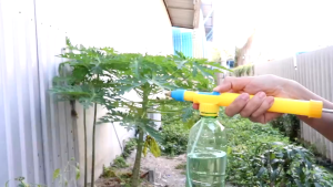 กระบอกฉีดน้ำ หัวปั้มน้ำ แรงดัน แบบปั๊มมือ หัวทองเหลือง แรงดัน ใช้รถน้ำต้นไม้ได้ สามารถใส่กับขวดน้ำอัดลมได้