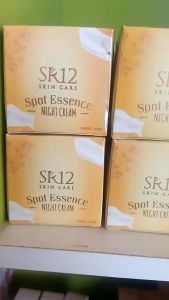 SPOT ESSENCE DAY & NIGHT CREAM SR12 MENCERAHKAN BEBAS FLEK HITAM BEKAS JERAWAT CREAM WAJAH
