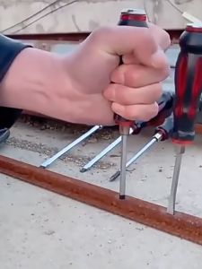 【3 in 1】ชุดไขควงตอก 7ชิ้น เหล็ก CR-V ท้ายตอกได้ หัวแม่เหล็ก ชุดไขควง ไขควง ไขควงด้ามทะลุ  ไขควงปากแบน ไขควงที่เหมาะกับประแจ ชุดไขควงช่าง ไขควงชุด ไขควงปลายแม่เหล็ก ชุดเครื่องมือเครื่องมือบำรุงรักษาถอดชิ้น ชุดไขควง ไขควง