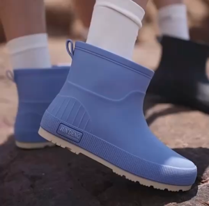 ส่งไว !!! รองเท้าบูท  คุณภาพดี กันน้ำ งานคุณภาพสูงเกรด A  ไซส์ : 37-40