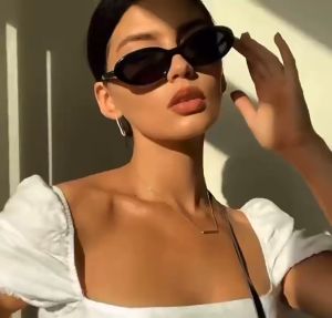 Kính râm Nam Nữ chống tia cực tím Form nhỏ bầu dục Ngôi sao ca nhạc thời trang thiết kế nổi bật mã T1811