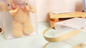 Frosted PVC Tote Bag Clear Gift Bags with Handles Transparent Shopping Tote Bag Plastic Gift Bags Portable Packaging Bag for Wedding Shopping School Birthday Party christmas birthday Supplie