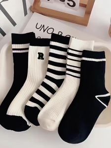 Kaos Kaki Panjang Letter Strip Garis Hitam Putih