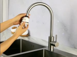 GIÁ TỐT NHẤT  Vòi rửa chén nóng lạnh inox 304kiểu dáng tròn xoay 360 độ