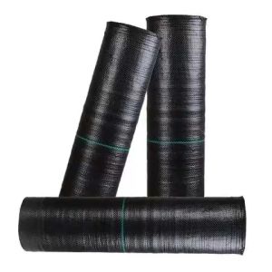 พลาสติก คลุมวัชพืช ผ้าใบคลุมหญ้า ผ้ากันหญ้า ป้องกันรังสีUV ผ้าคลุมกันหญ้า ซึมผ่านได้ 1x10 2x10 3x10 1x50 2x50 3x50 ผ้ายางดำคุมดิน