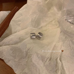 Sweet Cool Small Silver Beans Stud Earrings 925 Silver Earrings Niche Design Classy Earrings for Women without Piercing Mosquito Coil Ear Clip