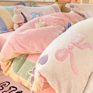 ผ้าคลุมหมอนอิงหนังสือพิมพ์ขนแกะแบบสองด้าน อบอุ่น อบอุ่นในฤดูใบไม้ร่วงและฤดูหนาว ผ้าฝ้ายโพลีเอสเตอร์สำหรับเด็ก ผ้าฝ้ายโพลีเอสเตอร์ แผ่นรองหมอนอิงหนังสือพิมพ์