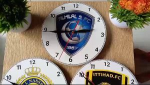 JAM DINDING KAYU GAMBAR BOLA LIGA ARAB