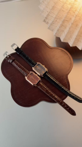 【 Gift Box 】 A versatile simple retro artistic rectangular elegant leather strap ladies watch