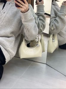 Fashionable Underarm Crossbody Bag for Women New Moon Shape Lightweight Luxury Handbag Soft Polyester Lining Zipper Closure