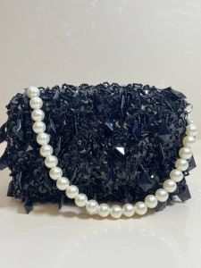 กระเป๋าถือรูปสี่เหลี่ยมกลวงแบบสะท้อนแสง เนื้อผ้าอะคริลิก กระเป๋าถือแบบสะพายไหล่สายเดี่ยวสำหรับงานวันเกิดและงานปาร์ตี้