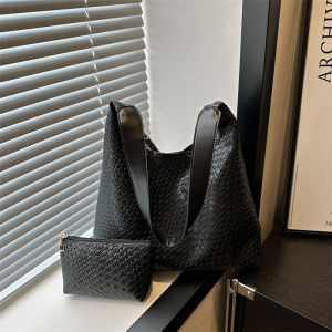 Stylish Large Capacity Womens Underarm Tote Bag Single Shoulder Bag Vintage Commuter Bag Trendy Early Autumn New Model