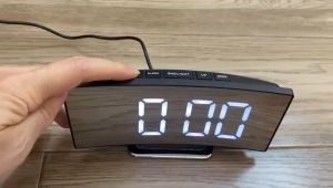 Đồng hồ Điện Tử LED 3D 7 inch Đồng Hồ Màn Hình Gương Cong Báo thức Soi Gương