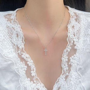 สร้อยคอ Zircon Cross ประดับเพชรเต็มแบบคอวีสไตล์เกาหลีสำหรับผู้หญิง เครื่องประดับแฟชั่นอเนกประสงค์ที่สวมใส่ได้ตลอดทั้งปี