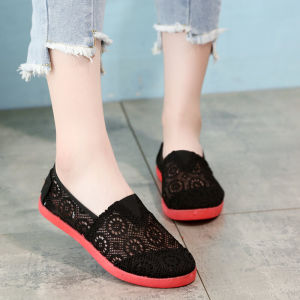 รองเท้าสีขาวแบบสวมเท้าสำหรับฤดูใบไม้ผลิและฤดูร้อนรองเท้าสนีกเกอร์สำหรับนักเรียนฉลุลายฉลุลายส้นแบนแบบลำลองรองเท้าแตะสไตล์ปักกิ่งแบบเก่าสำหรับผู้หญิงรองเท้าผ้า