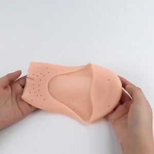 1 Satu Pasang Kaus Kaki Silicon Gel Insole Sepatu Wanita Alas Sepatu Anti Kaki Pecah Dan Kapalan