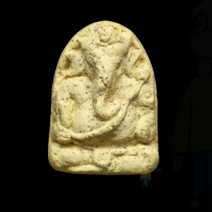 พระพิฆเนศวร เทวสถาน โบสถ์พราหมณ์ ปี 2545 มวลสารกระเบื้องหลังคาโบสถ์พราหมณ์ที่ชำรุด สร้างโดยตรงที่โบสถ์พราหมณ์เอง