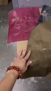 Waterproof Kitchen Apron: Chef BBQ & Baking Apron with Big Pocket for Men & Women