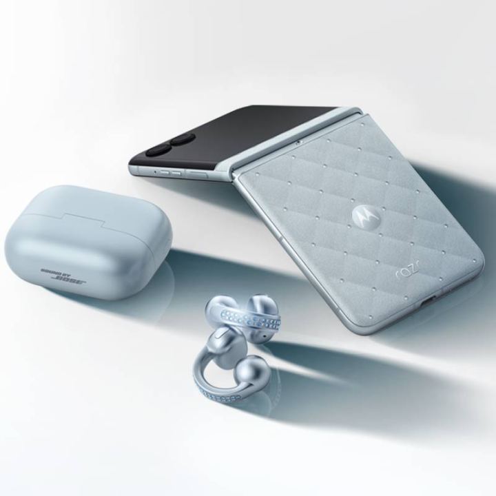 Motorola%20Razr%2060%20%7C%20Dimensity%207400X%20%7C%206.9-inch%20pOLED%20120Hz%201080*2640%20%7C%204500mAh%2033W%20%7C%20Ice%20Diamond%20Gift%20Box%20Edition%20-%20Image%205
