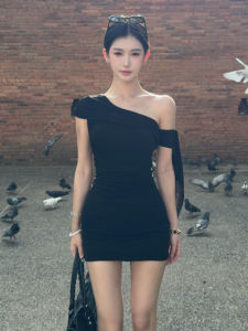 No Brand | ชุดเดรสสั้นสายเดี่ยวสีดำสำหรับลดเอว