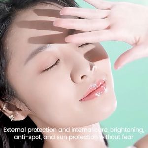 VIBRANT GLAMOUR [BPOM] - Vitamin C Krim Tabir Surya Pemutih & Perbaikan Kulit