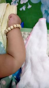 Vòng dâu tằm cho bé