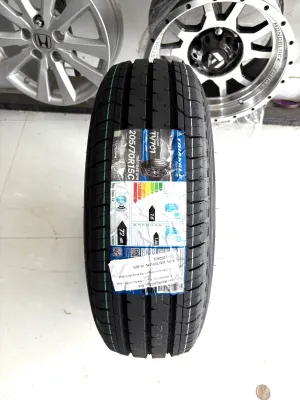 205/70R15 8PR 106/104S TRIANGLE TV701 (บรรทุกหนักได้ ) ยางใหม่ปี26🇹🇭ราคาโปร1 เส้น✅แถมจุ๊บลมยางแท้🔥มีรับประกันนาน5ปี✅❤️