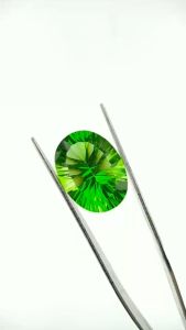 Batu Permata Green Moldavite Cuting Octagon Termurah