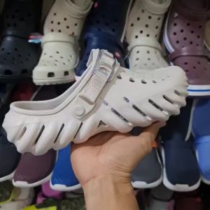 Crocs Echo Clog รองเท้าแตะสวม รองเท้าแตะผู้หญิง รองเท้าแตะผู้ชาย รองเท้าแตะสวมผู้หญิง รองเท้าแตะสวมผู้ชาย