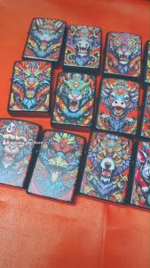 Bật Lửa Zippo Sơn Tĩnh Điện 12 Con Giáp Tặng Đá Bấc + Chai Nhiên Liệu Mini ( Xài Xăng - Lửa Thường)