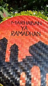 Tampah bambu lukis ukuran 50 cm / dekorasi dinding marhaban ya ramadhan